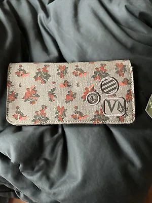 NWT Volcom Skate Women Purple Floral Clutch Wallet • $19.99