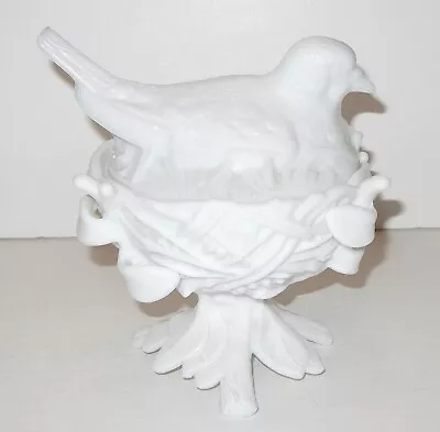 Vintage Westmoreland Milk Glass Robin Bird On Nest Covered Candy Dish • $49