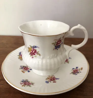 Vintage Mayfair Pottery Tea Cup & Saucer Floral Pattern Tea Party Crockery • £3