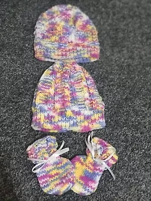 New Hand Knitted Baby Hats And Mittens Knitted At 3/9 Months • £2.99