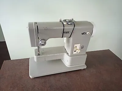 Pfaff 93 Sewing Machine • £54