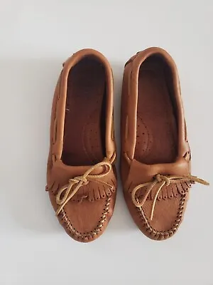 Minnetonka Moccasins Kilty Driving Shoes W Rubber Knob Sole Size 8 • $30