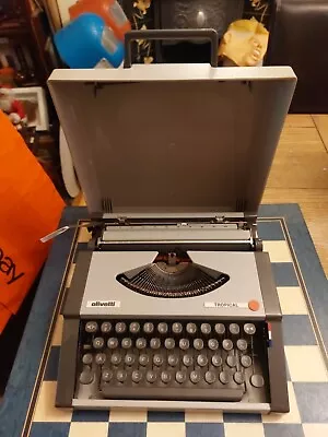 Vintage 1970s Olivetti Tropical Grey Portable Manual Typewriter With Case • £39.99