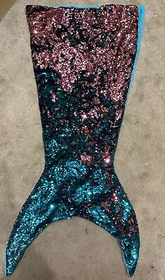 Mermaid Tail Sequin Blanket Blue • £9