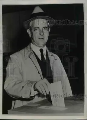 1938 Press Photo Charles Sawyer Casts Vote In Cincinnati - Nef20389 • $15.99