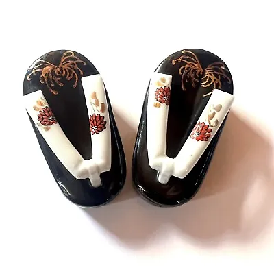 Vintage 1950s Traditional Japanese Sandal Salt And Pepper Shakers W Gold Detail  • £38.61