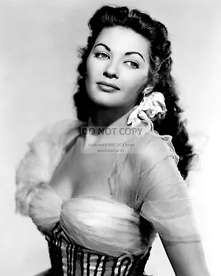 Actress Yvonne De Carlo - 8x10 Publicity Photo (fb-065) • £8.56