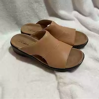 Trotters Nara Leather Lightweight Sandal Size 9.5 Medium Width • $30