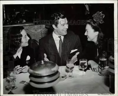 Press Photo Ginny Simms With James Craig And Michele Morgan At Cocoanut Grove • $19.99