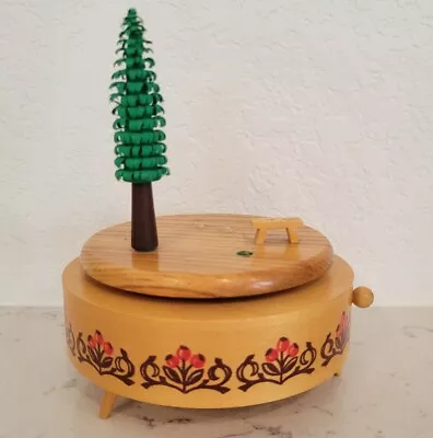 German HUBRIG Volkskunst Erzgebirge Music Box Vintage For Parts Or Restoration  • $65