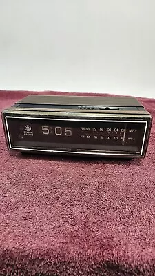 Vtg General Electric 7-4305C Flip Alarm Clock Radio As Is/Parts Or Repair Only • $15