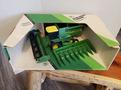 $99.95 • Buy Ertl John Deere Combine With Corn And Grain Heads Diecast 1:16