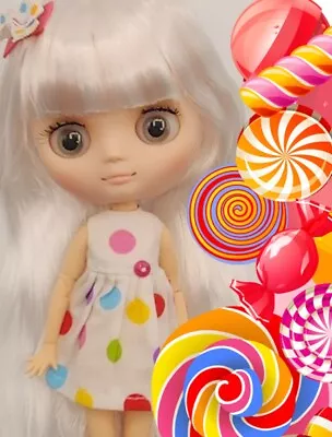 🍭 Factory Middie Blythe Doll White Hair With Outfit And Stand • $69.99