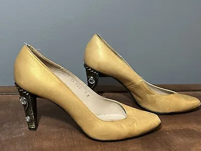 Vintage Saint Tropez Gold Pumps Gem Embellished Heels Size 7.5 B Spain Leather • £14.24