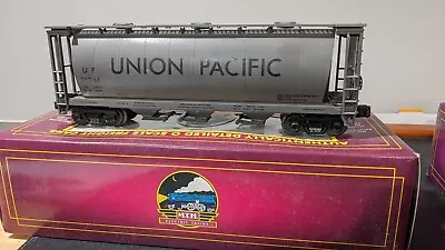 MTH Premier 20-97417 Union Pacific 3-Bay Cylindrical Hopper Car • $45