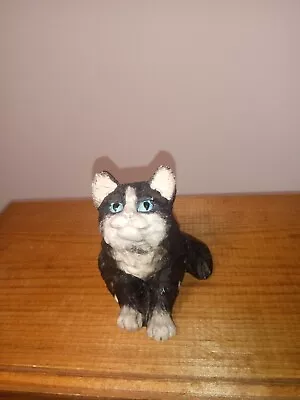 Vintage Cat Figurine Pretty Blue Eyes • $5