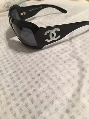 Vintage Chanel Mother Of Pearl CC Black Sunglasses With Hard Shell Case • $175