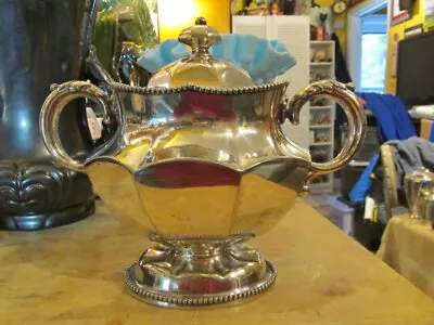 Vintage Meridan Silver Company 2032 Fancy Covered Silverplate Sugar Bowl • $30