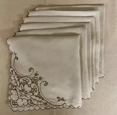 VTG Set Of 6 Embroidery Cut Work Linen Napkins 19.5” Floral Scalloped Hems • $3.99