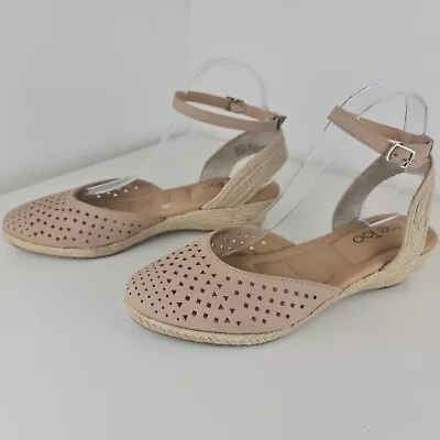 Me Too Norina Closed Toe Ankle Strap Slingback Flats Shoes Size 9M Beige Women • $29.26