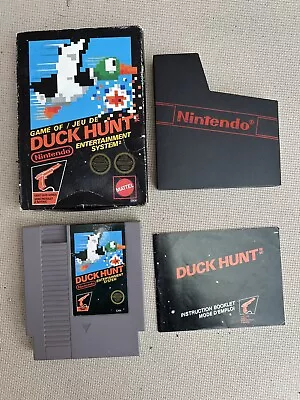 Duck Hunt NES Nintendo Complete In Box CIB! Black Hangtab Box & 5 Screw Cart • $100