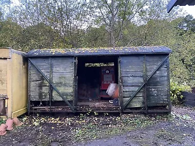 Railway Carriage Shepherds Hut Glamping Pod Home Office Project • £300