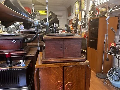 Antique 1917 Victor Victrola VV-IV Wind-Up Phonograph Record Player • $395
