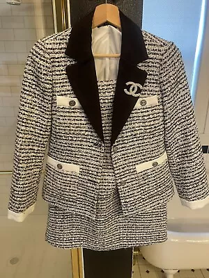 CHANEL Womens Tweed Suit Set. Retail $2650 (open To Offers) • $1150