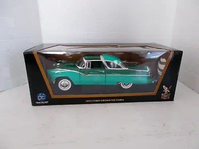 1955 Ford Crown Victoria Green 1/18 Model Car By Road Signature 92138 Die Cast • $41.99