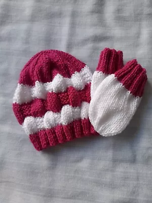 Hand Knitted Baby Hat And Mittens Size 0-3 Months. • £5.99