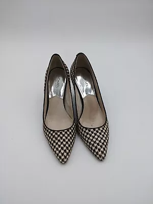 MICHAEL KORS Flex Mid Pump Houndstooth Classic Heel Black White US 6.5 Calf Hair • $19.99