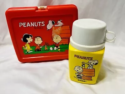 Vintage Peanuts Lunch Box With Thermos Plastic Snoopy Lucy Charlie And Gang • $37.98