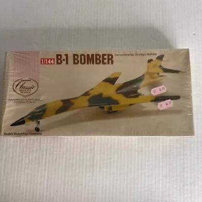 NIB Vintage 1989 Lindberg B-1 Bomber Model  Kit No. 542 1/144 • $19.99