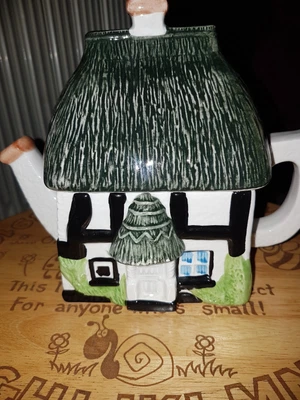 £3 • Buy Decorative Cottage Teapot 