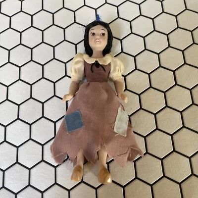 £1.99 • Buy Deagostini Snow White China Doll  Collectable Porcelain Doll/ Disney Snow White