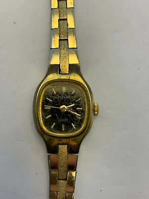 Working Vintage Ladies 1980's Gold Pulsar Quartz Watch DR • $14