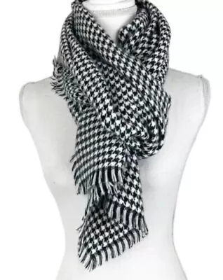 NWT MERONA HOUNDSTOOTH BLACK & WHITE SCARF SHAWL WRAP W/ FRINGE-ONE SIZE • $14.99