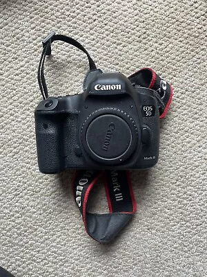 Canon EOS 5D Mark III 22.3MP Digital SLR Camera - Black (Body Only) • £373