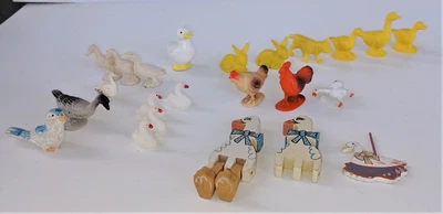 $11.95 • Buy Vintage Lot Of Small Chickens Geese Ducks Swans Farm Fowl Animals Plastic Wood