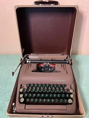 VINTAGE 1950s SMITH CORONA SILENT TYPEWRITER WITH CASE • $150