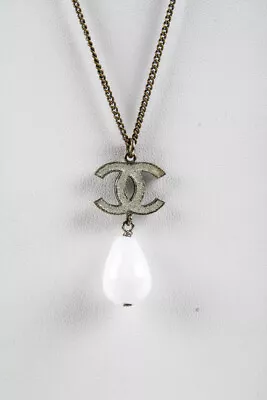 Chanel Womens Vintage Silver Tone CC Logo Bead Charm Pendant Necklace • $436.01