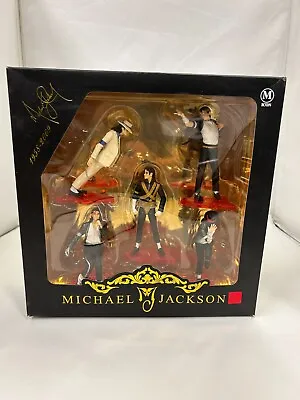 Michael Jackson King Of Pop The World Tour Dangerous Set Of 5 Figures. • $39.99