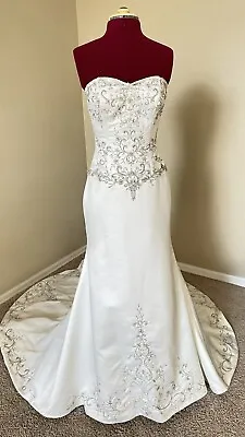Mermaid Wedding Dress • $199