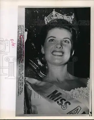 1962 Press Photo Jacquelyn Mayer Crowned Miss America In Atlantic City • $19.99