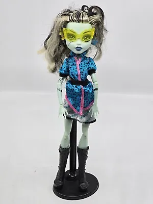Monster High Doll FRANKIE STEIN Scaris City Of Frights With Stand Clothing Boots • $18.95