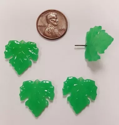 12 VINTAGE GREEN MAPLE LEAF 20mm. ETCHED ACRYLIC PENDANT BEAD CHARMS N153 • $1.87