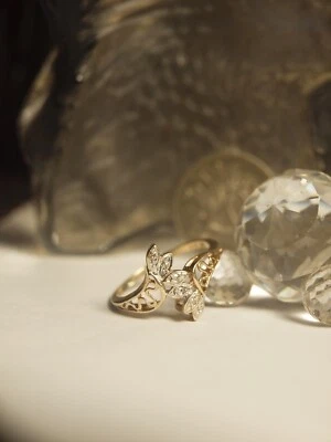 375 Yellow Gold Natural Diamond Leaf - Filagree Ring / Ring Size : Q • $218.95