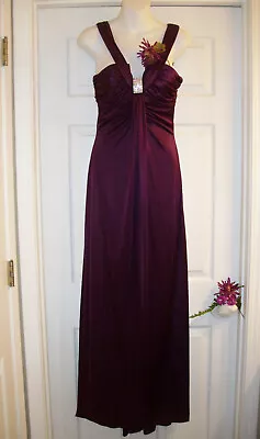 MASQUERADE 5/6 Rhinestone Buckle Gown NWOT Violet Purple Bridal Prom • $58