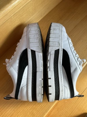$40 • Buy Women’s Puma Platform White Sneakers 