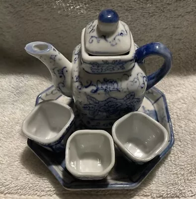 Vintage Miniature Tea Pot Blue White Porcelain 4x2x3.5 Inch  Made In China • $19.99